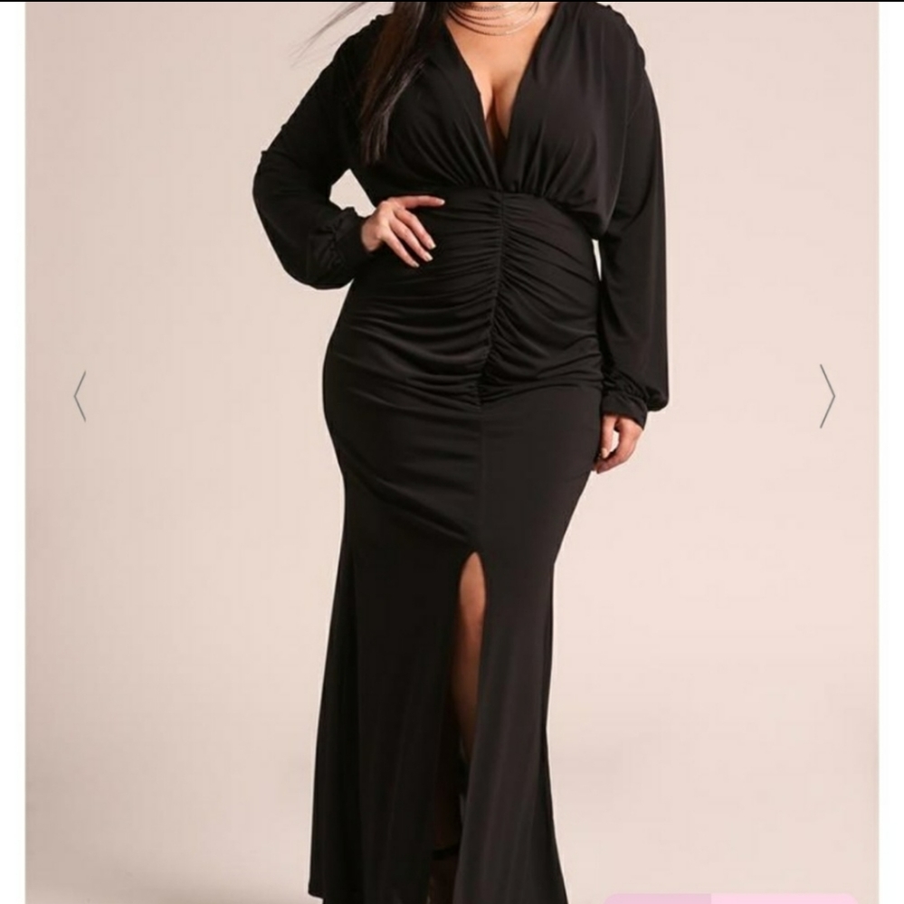 Plus size black dress